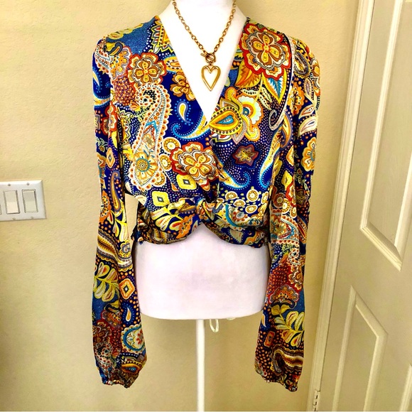 Fashion Nova Tops - FASHION NOVA beautiful satin crop top in new condition. Rucking in back. Gorg xl